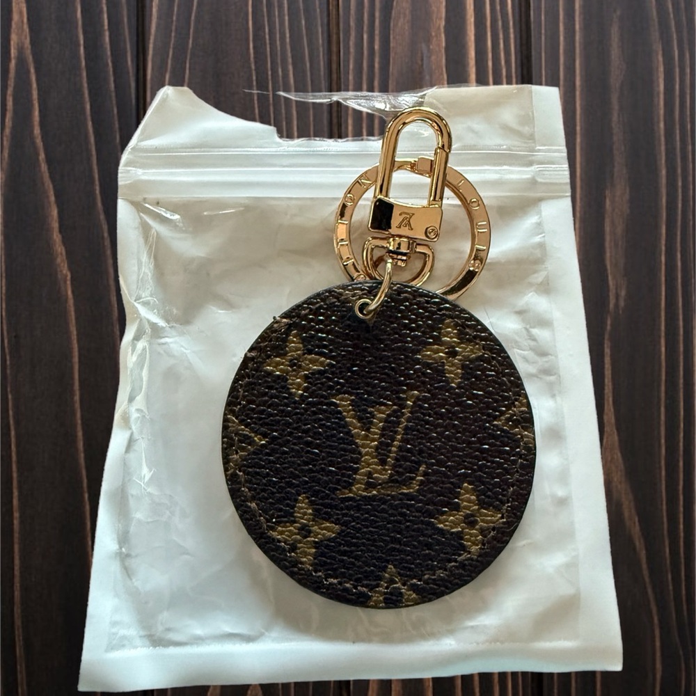 FASHION Faux Leather Keychain/Bag Charm